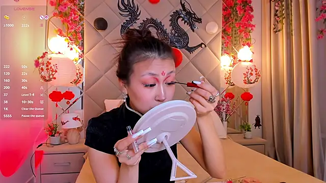 Nelly Kimm online show from 11/19/25, 01:05