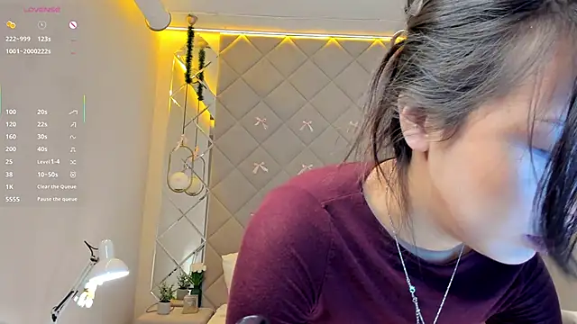 Nelly Kimm online show from 04/22/26, 01:12