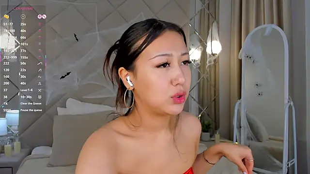 Nelly Kimm online show from 10/30/25, 01:26