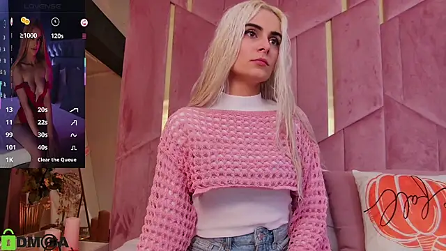 SelenaDaze online show from 10/30/25, 04:44