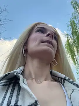 SelenaDaze online show from 04/08/26, 04:25