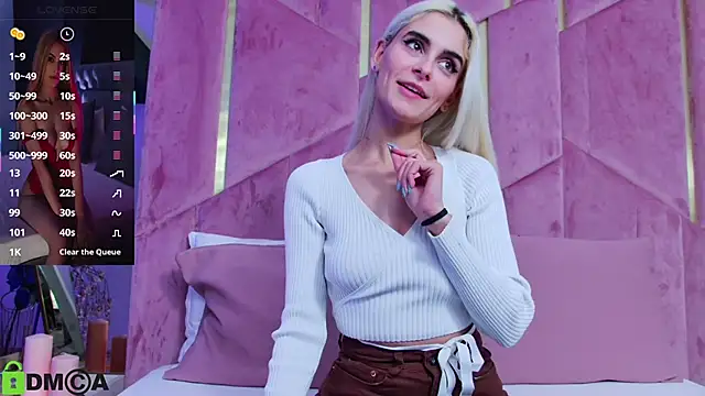 SelenaDaze online show from 11/25/25, 05:08