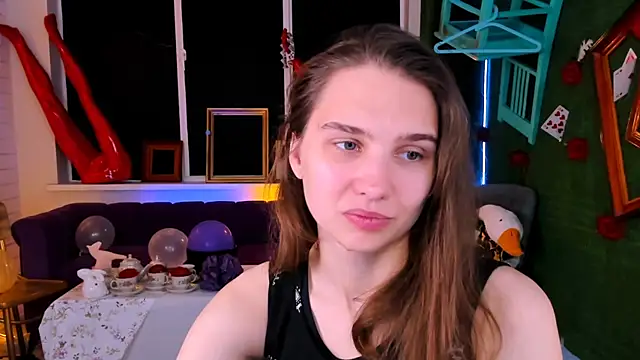 Snapshot of TessaMill chatting on 09/23/25, 05:14 TessaMill online show from 09/23/25, 05:14