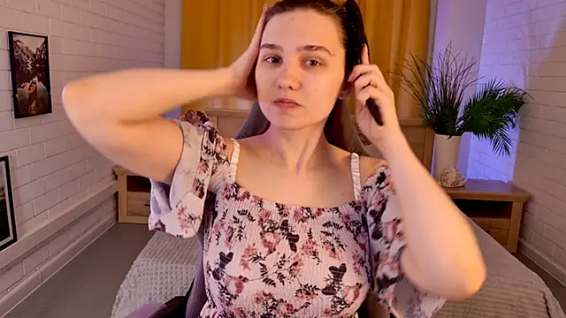 Snapshot of TessaMill chatting on 05/19/26, 05:14 TessaMill online show from 05/19/26, 05:14