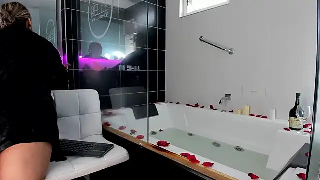 NicoleDiior online show from 01/08/26, 02:01