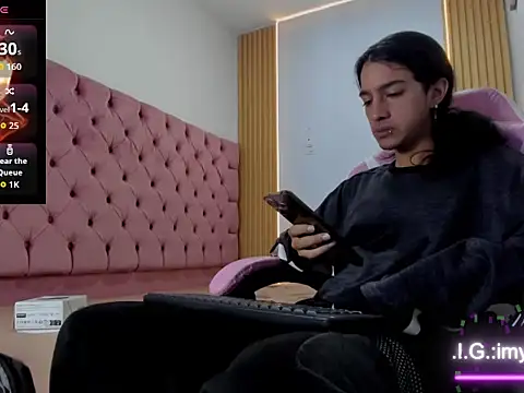 Snapshot of Jimdreams chatting on 09/17/25, 01:35 Jimdreams online show from 09/17/25, 01:35