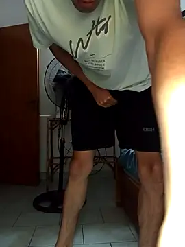 rocco3011 online show from 02/04/26, 11:44