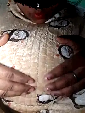 Dassing strip couple online show from 12/22/25, 10:32