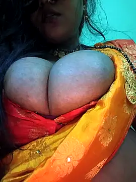 Dassing strip couple online show from 11/26/25, 08:42