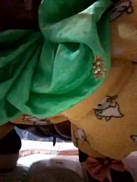 Dassing strip couple online show from 01/08/26, 09:43