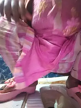 Dassing strip couple online show from 01/17/26, 08:12