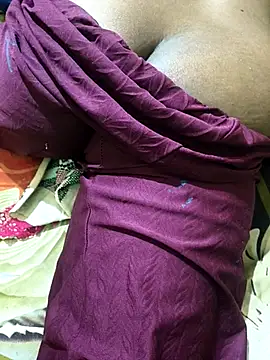 Dassing strip couple online show from 03/12/26, 05:24