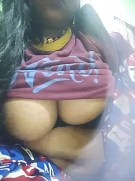 Dassing strip couple online show from 12/17/25, 02:49