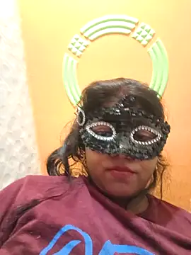 Dassing strip couple online show from 10/23/25, 07:40