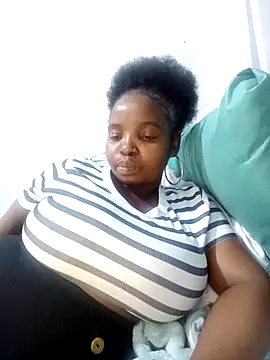 ShySexyBaddiexx online show from 11/12/25, 09:29