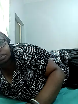 ShySexyBaddiexx online show from 11/12/25, 09:24