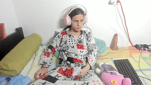 Petite-Goth online show from 11/15/25, 11:20