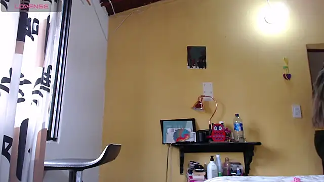 Emma Henderson online show from 11/05/25, 12:41