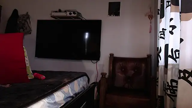 Emma Henderson online show from 01/05/26, 05:27