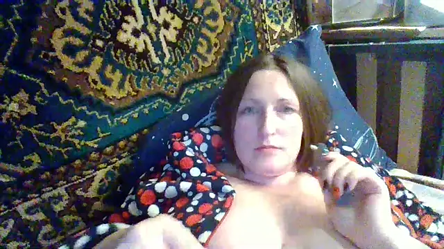 Snapshot of AllaSowinskaya chatting on 10/17/25, 04:09 AllaSowinskaya online show from 10/17/25, 04:09