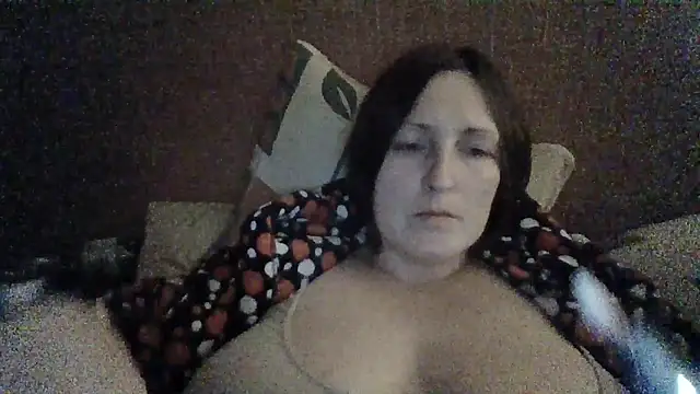 Snapshot of AllaSowinskaya chatting on 09/18/25, 06:33 AllaSowinskaya online show from 09/18/25, 06:33