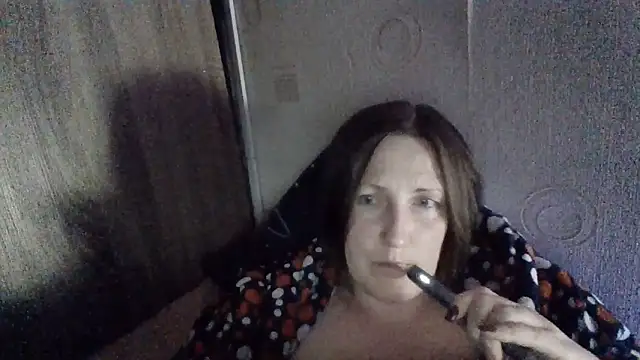 Snapshot of AllaSowinskaya chatting on 06/15/26, 07:35 AllaSowinskaya online show from 06/15/26, 07:35
