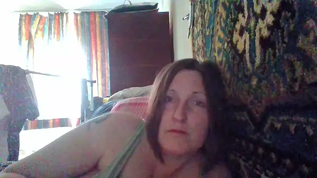 Snapshot of AllaSowinskaya chatting on 05/08/26, 10:08 AllaSowinskaya online show from 05/08/26, 10:08