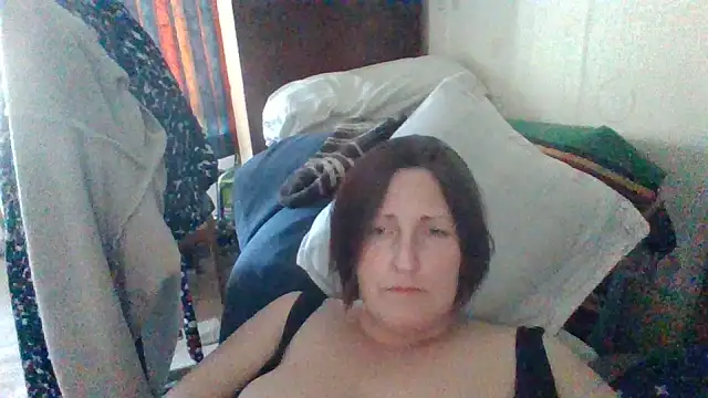 Snapshot of AllaSowinskaya chatting on 05/11/26, 02:45 AllaSowinskaya online show from 05/11/26, 02:45