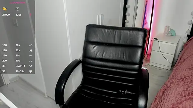 LovelyAria  online show from 02/17/26, 09:01