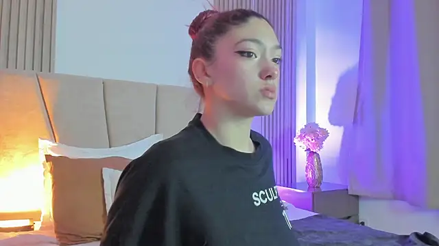 Victoria Beaumont online show from 12/03/25, 12:04