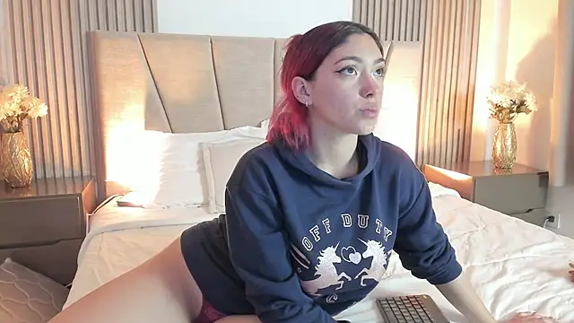 Victoria Beaumont online show from 12/19/25, 11:45