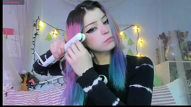 Snapshot of bunnyislewd chatting on 12/17/25, 05:34 bunnyislewd online show from 12/17/25, 05:34