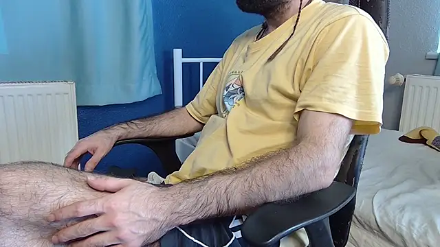 Snapshot of flydirty chatting on 11/16/25, 12:10 flydirty online show from 11/16/25, 12:10