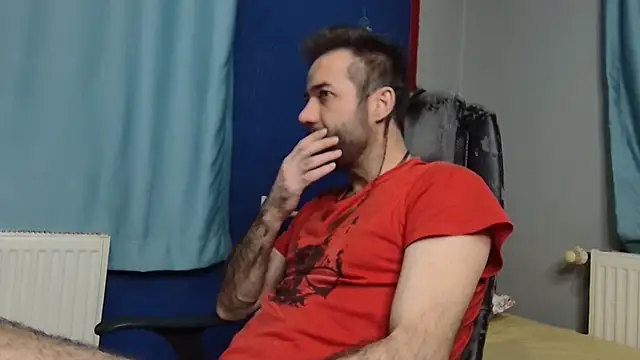 Snapshot of flydirty chatting on 11/19/25, 05:02 flydirty online show from 11/19/25, 05:02