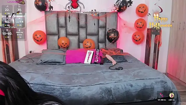 miaroberts69 online show from 10/28/25, 01:39