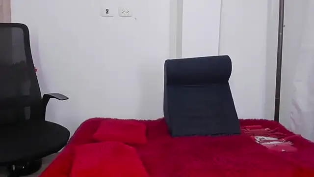 miaroberts69 online show from 05/28/26, 12:29