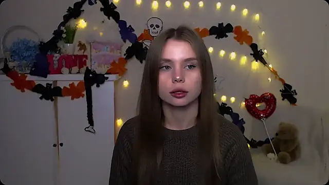 Snapshot of OceanicDawn chatting on 11/04/25, 06:39 OceanicDawn online show from 11/04/25, 06:39