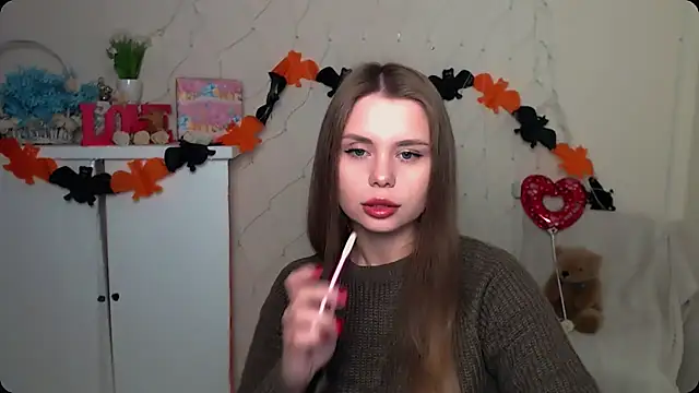 Snapshot of OceanicDawn chatting on 10/16/25, 05:38 OceanicDawn online show from 10/16/25, 05:38