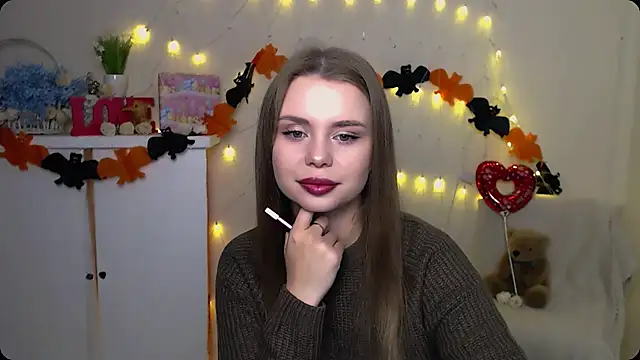 Snapshot of OceanicDawn chatting on 10/11/25, 05:52 OceanicDawn online show from 10/11/25, 05:52