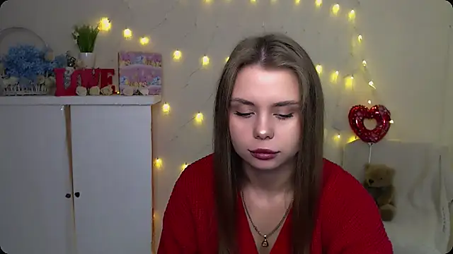 Snapshot of OceanicDawn chatting on 10/05/25, 08:27 OceanicDawn online show from 10/05/25, 08:27