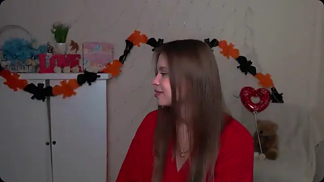 Snapshot of OceanicDawn chatting on 10/27/25, 07:20 OceanicDawn online show from 10/27/25, 07:20