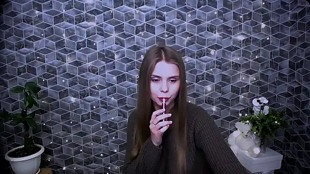 Snapshot of OceanicDawn chatting on 11/17/25, 09:02 OceanicDawn online show from 11/17/25, 09:02