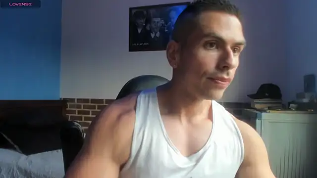 Snapshot of justinkarter chatting on 06/24/26, 04:27 justinkarter online show from 06/24/26, 04:27