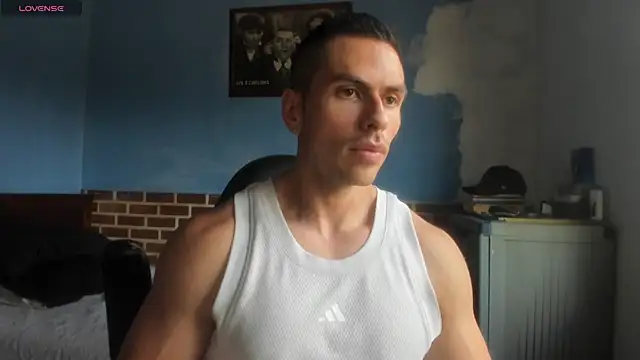 Snapshot of justinkarter chatting on 06/16/26, 04:07 justinkarter online show from 06/16/26, 04:07