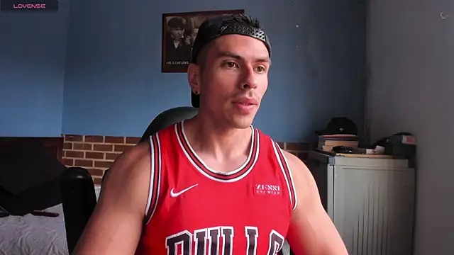 Snapshot of justinkarter chatting on 10/04/25, 02:51 justinkarter online show from 10/04/25, 02:51