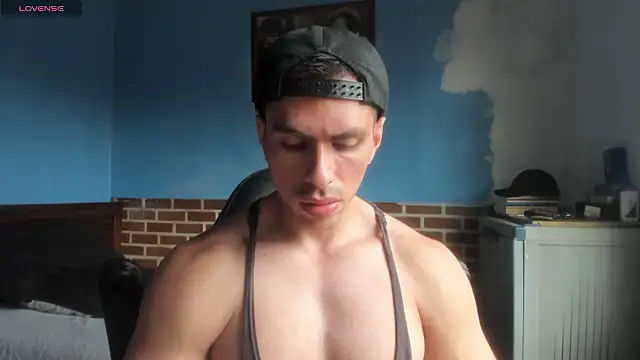 Snapshot of justinkarter chatting on 06/18/26, 05:51 justinkarter online show from 06/18/26, 05:51