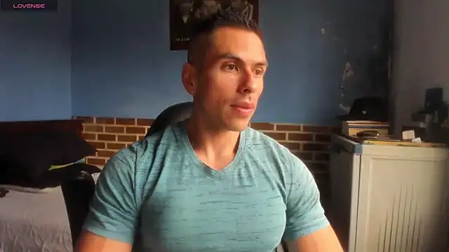 Snapshot of justinkarter chatting on 05/07/26, 05:27 justinkarter online show from 05/07/26, 05:27