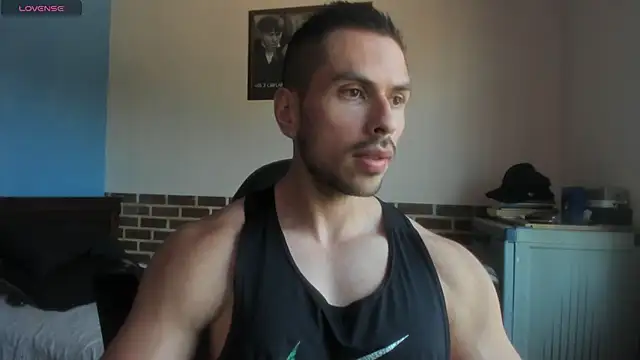 Snapshot of justinkarter chatting on 07/14/26, 04:24 justinkarter online show from 07/14/26, 04:24