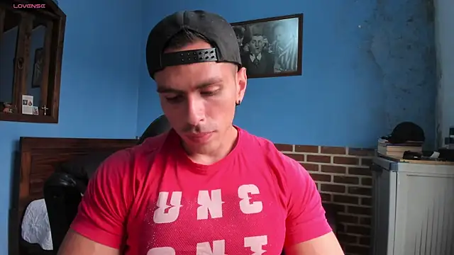 Snapshot of justinkarter chatting on 11/05/25, 05:38 justinkarter online show from 11/05/25, 05:38