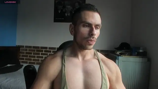 Snapshot of justinkarter chatting on 07/13/26, 05:01 justinkarter online show from 07/13/26, 05:01